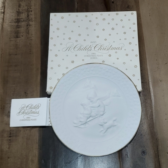Vintage 1985 Bisque Porcelain Avon Collectibles Plate - Picture 1 of 6